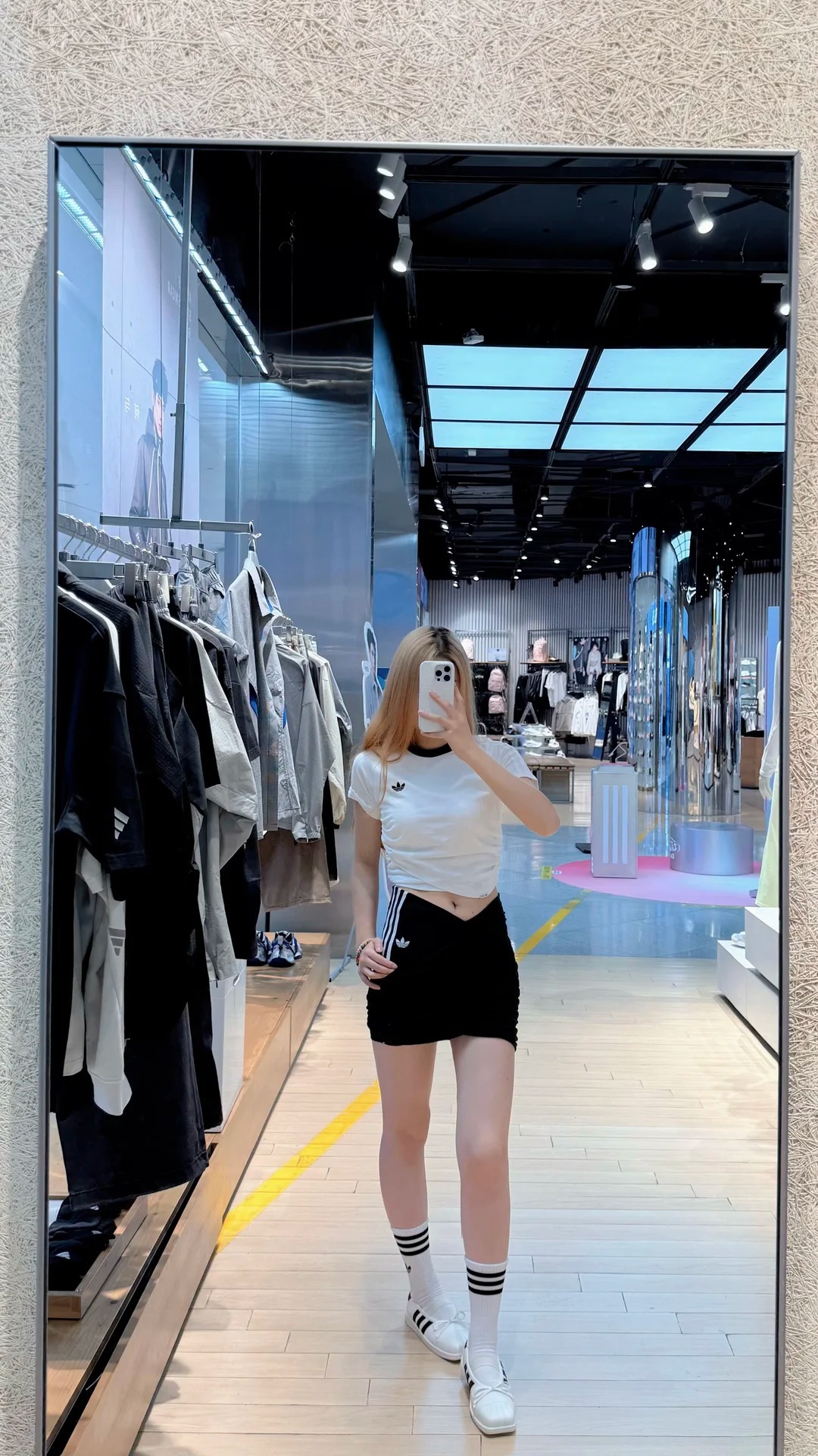 Jennie ✖️三叶草联名终于到啦！_1_长沙万象城三叶草FDD_from rednote web