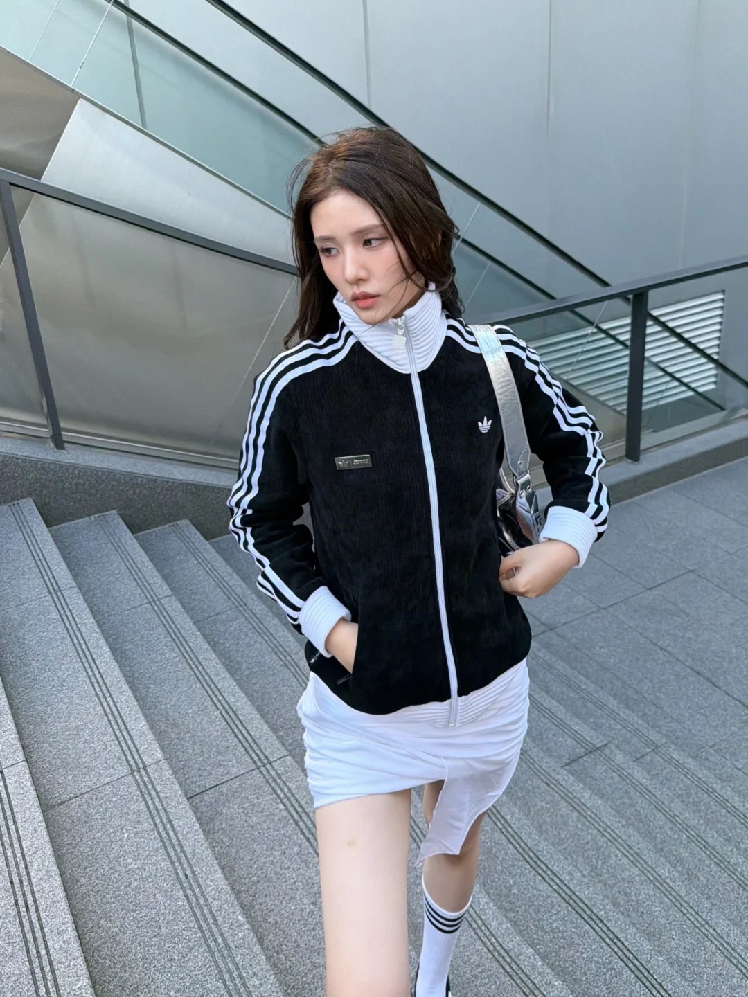 九月衣橱，从JENNIE联名开始🖤_4_adidas官方旗舰店_from rednote web