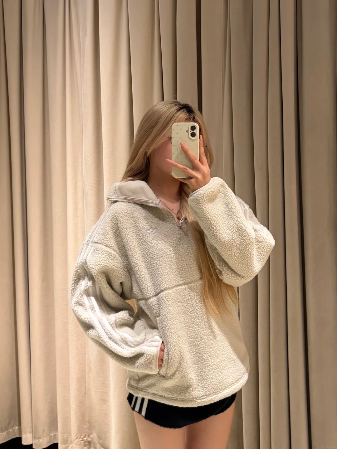 JENNIE联名合集✨你最喜欢哪套妮味穿搭🖤_10_广州太古汇adidasOriginals_from rednote web