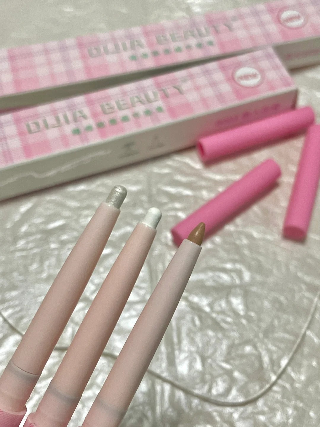 新品！甜辣格子风！实用唇线笔！_1_Ari21es_来自小红书网页版