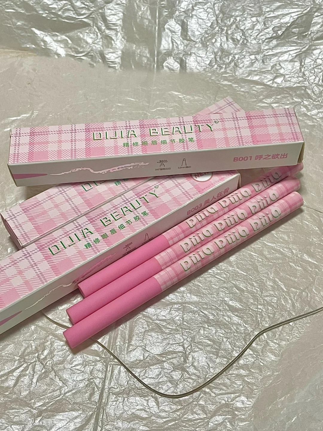 新品！甜辣格子风！实用唇线笔！_2_Ari21es_来自小红书网页版