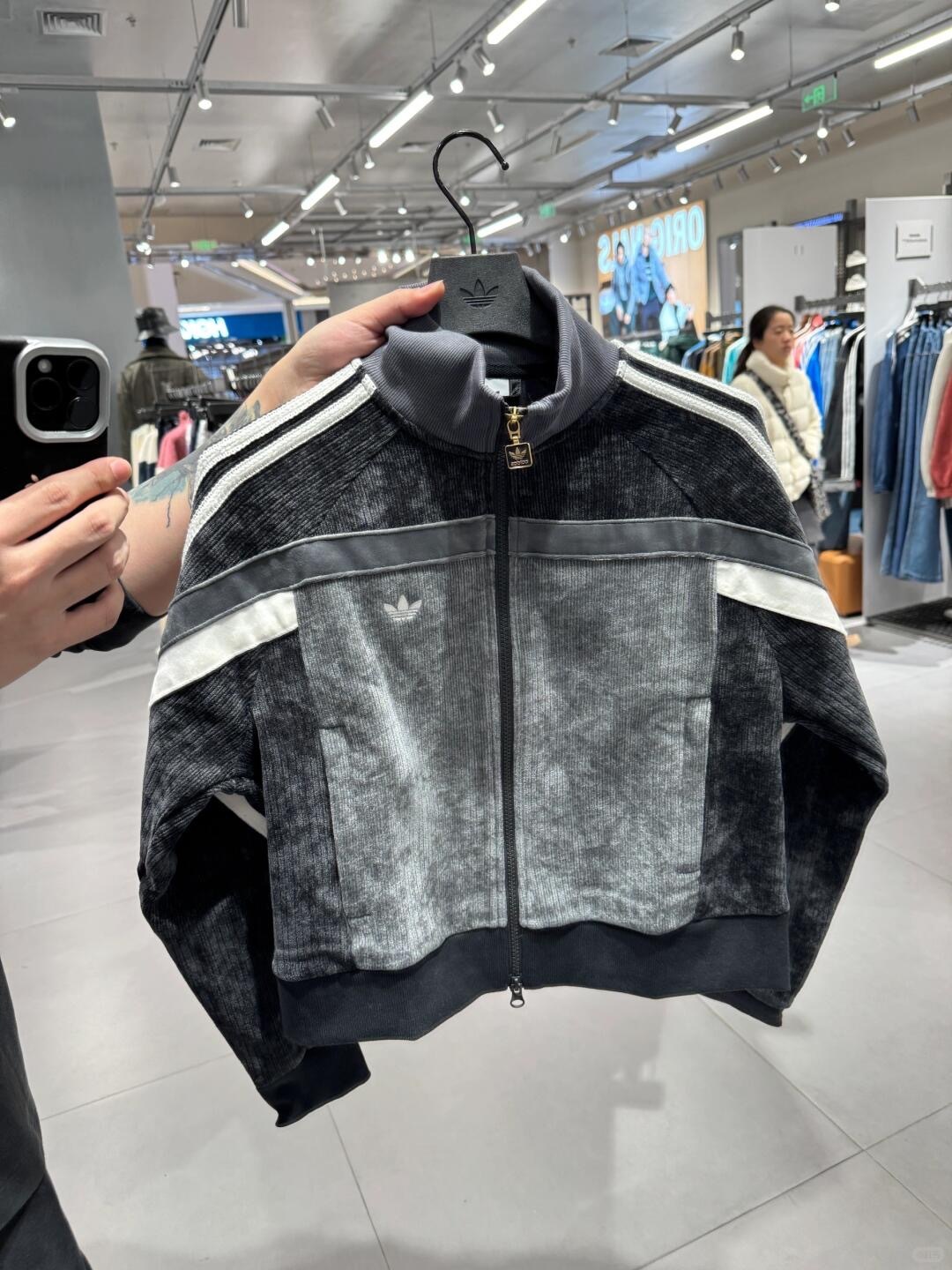 Adidas CNY限定 灯芯绒_5_三叶草坦克老师_来自小红书网页版