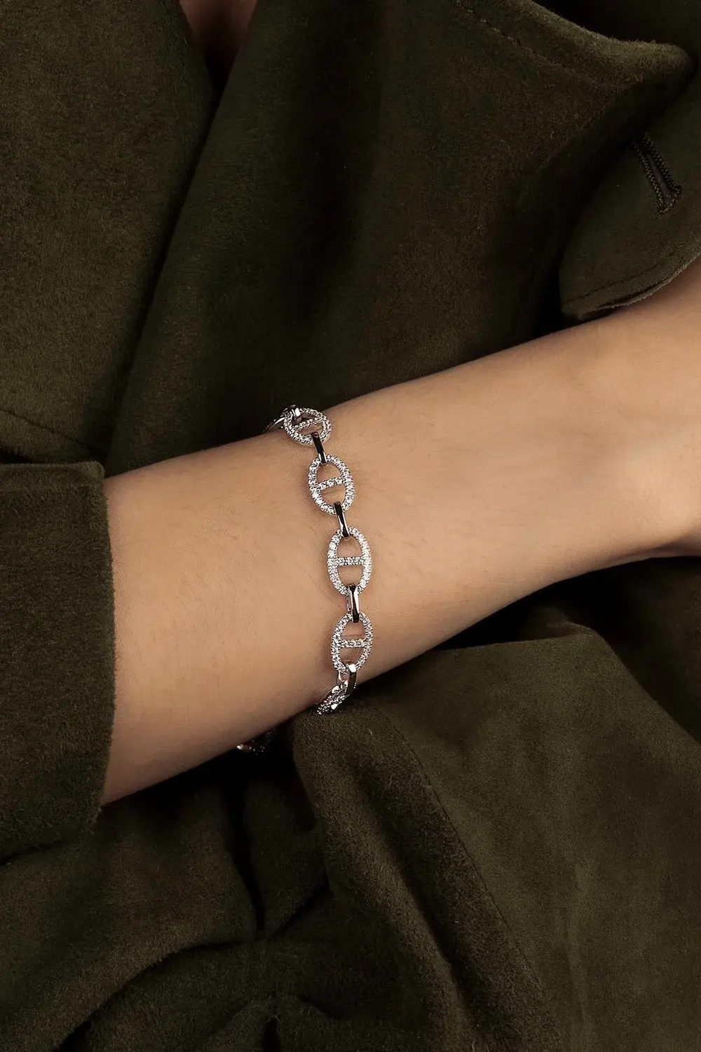 AB4573OX-apm-monaco-maille-marine-chain-bracelet-silver-jewelry-2_d44d49b8-4cea-4d66-bed9-4a45d3683179.jpg