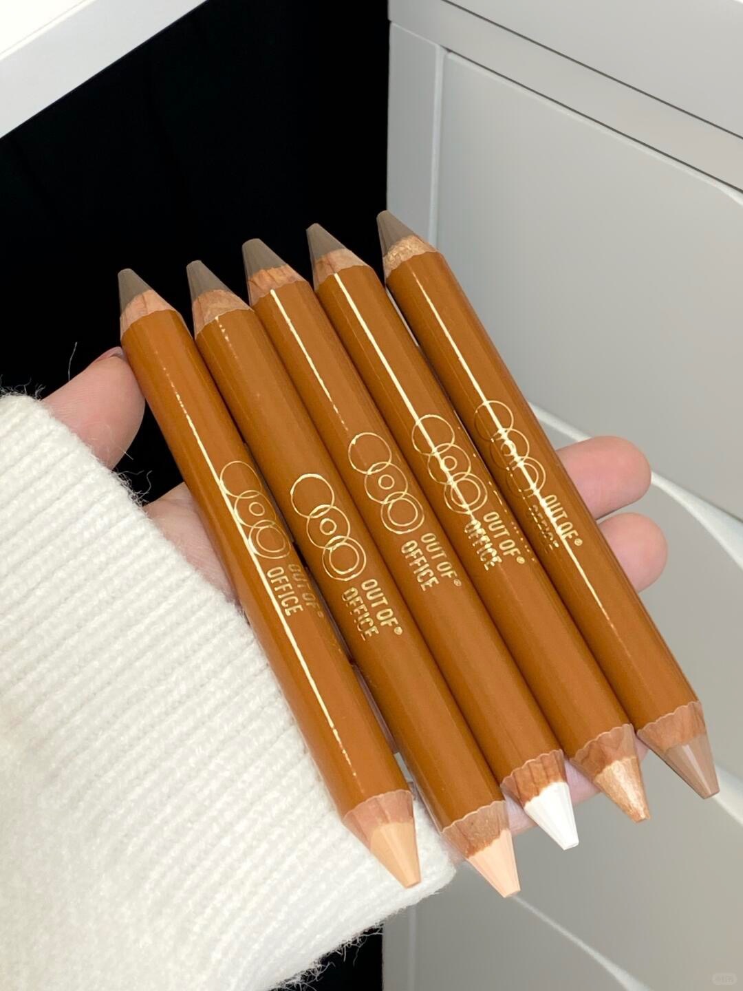 修容神笔！！修容高光二合一！骨相美女拿捏！_1_叫我小郑_来自小红书网页版