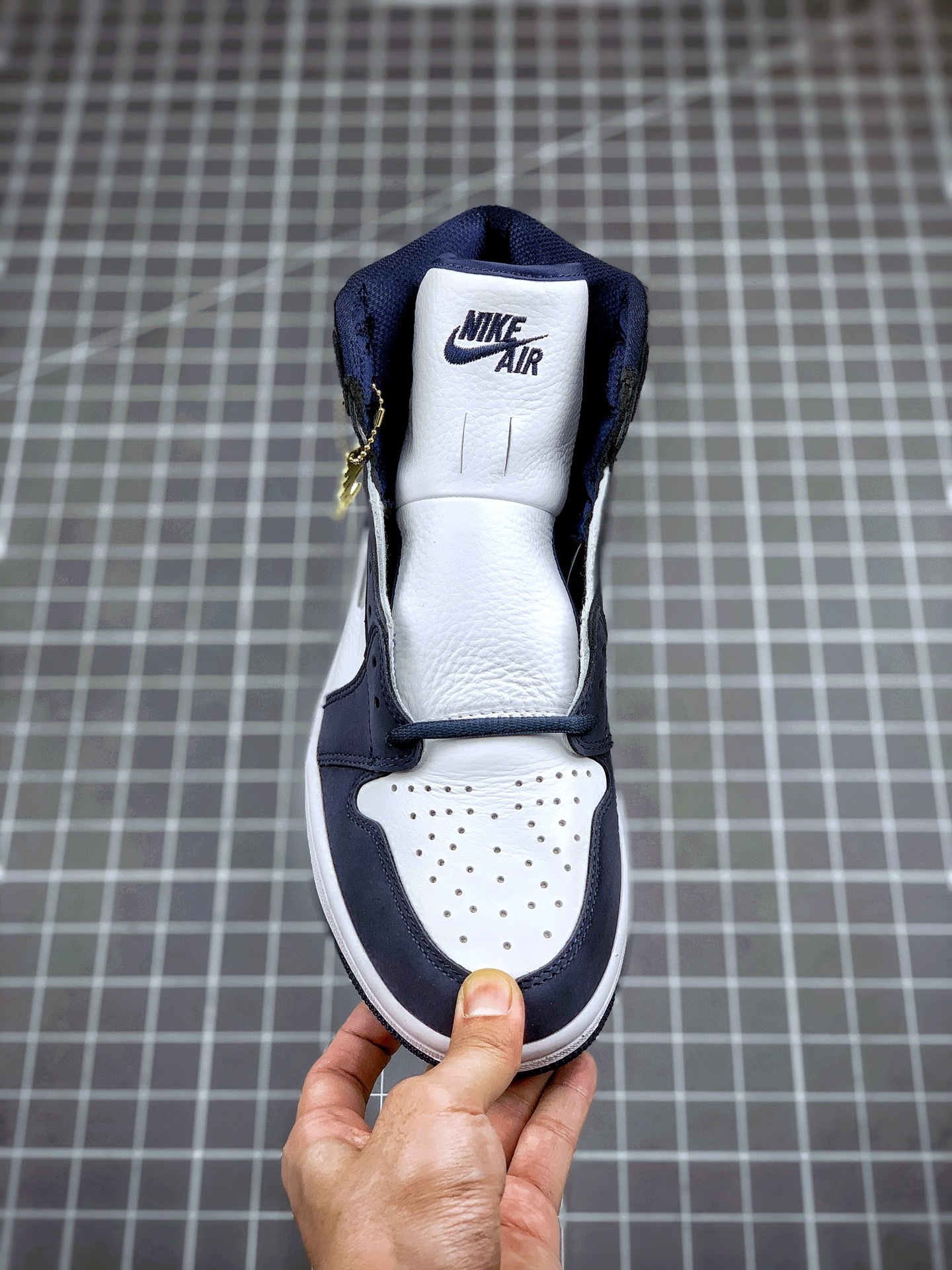 air jordan midnight navy 2020