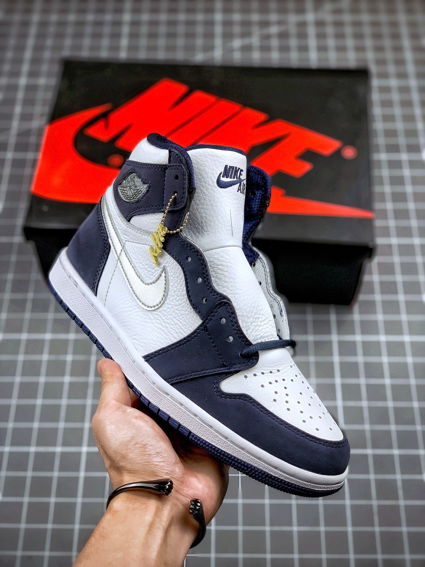 air jordan midnight navy 2020