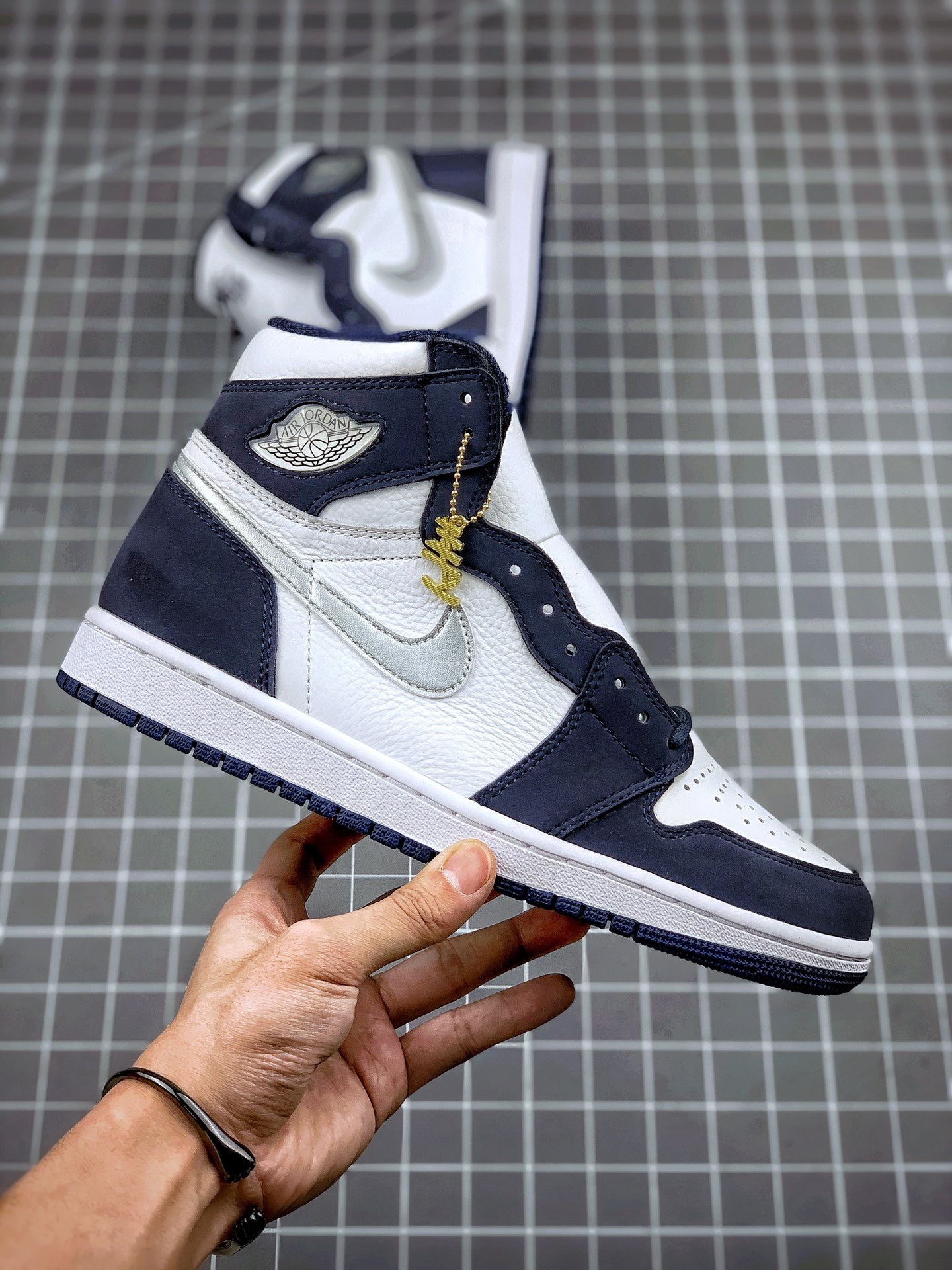 air jordan midnight navy 2020