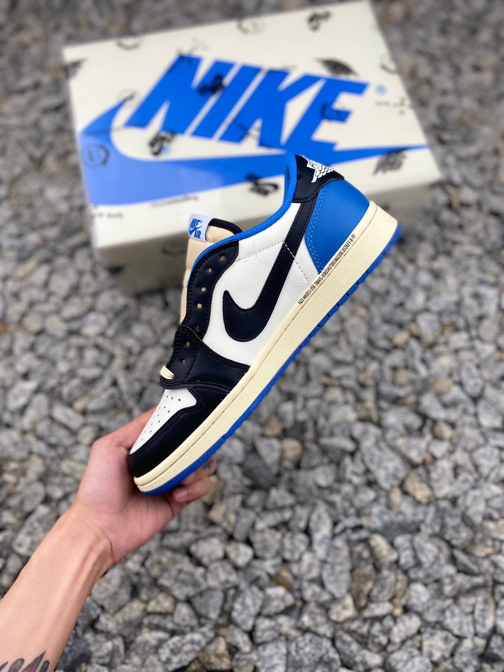 4d52954860aca353e27e2a6d2e2ebc3f