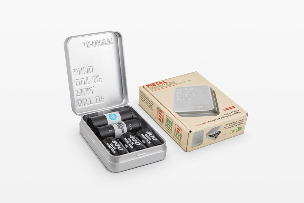 lomo_metal_film_box_with_packaging-quarter-full-open_on-grey