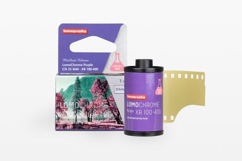 lomochrome_purple_film_35mm_box-2021cannister_1