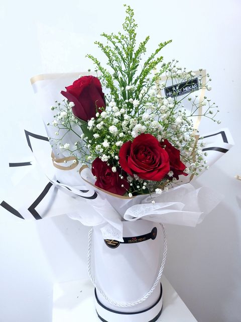 Red Rose Bouquet For Love