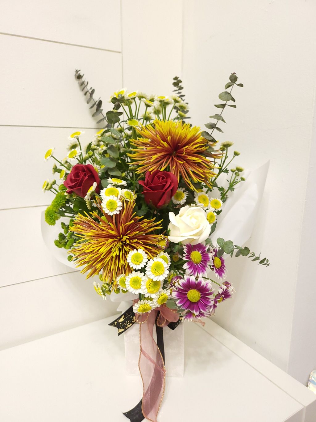 Rose & Colorful Chrysanthemums Bouquets