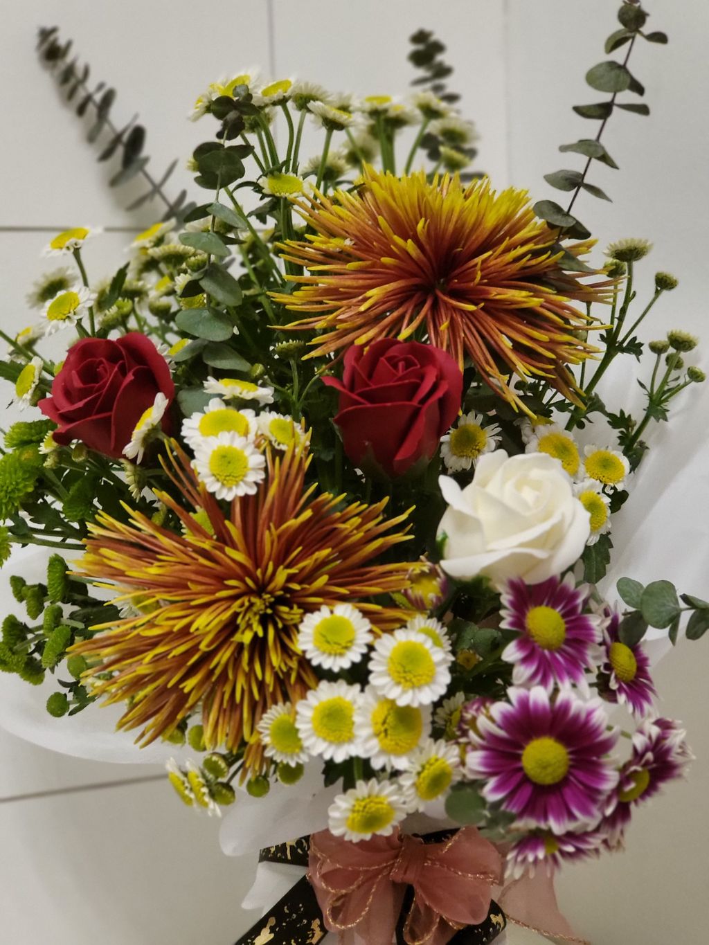 Rose & Colorful Chrysanthemums Bouquets