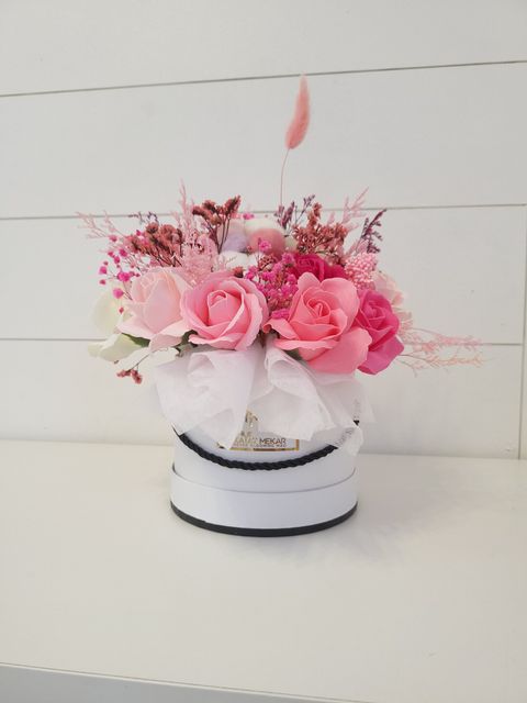Elegant Roses And Orchids Box