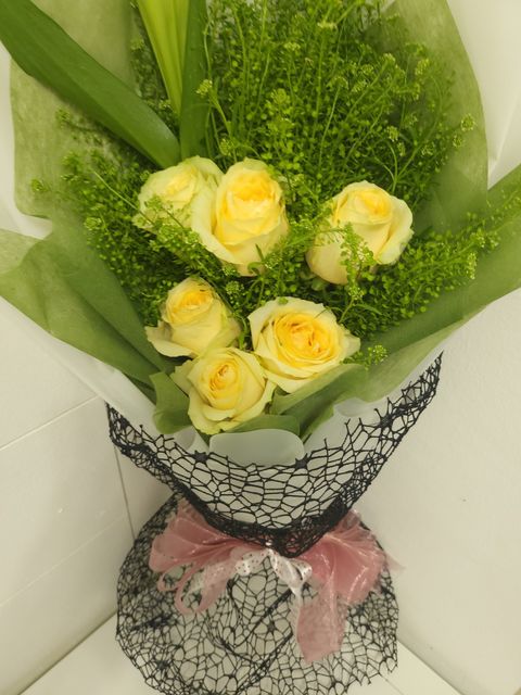 Luxury Yellow Rose Wedding Bouquets