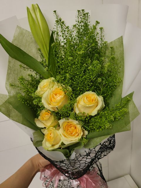 Luxury Yellow Rose Wedding Bouquets