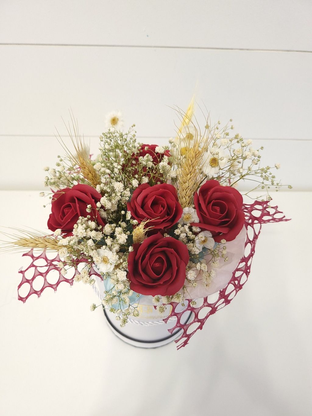 Amour Infinity Rose Hat Box Bouquets