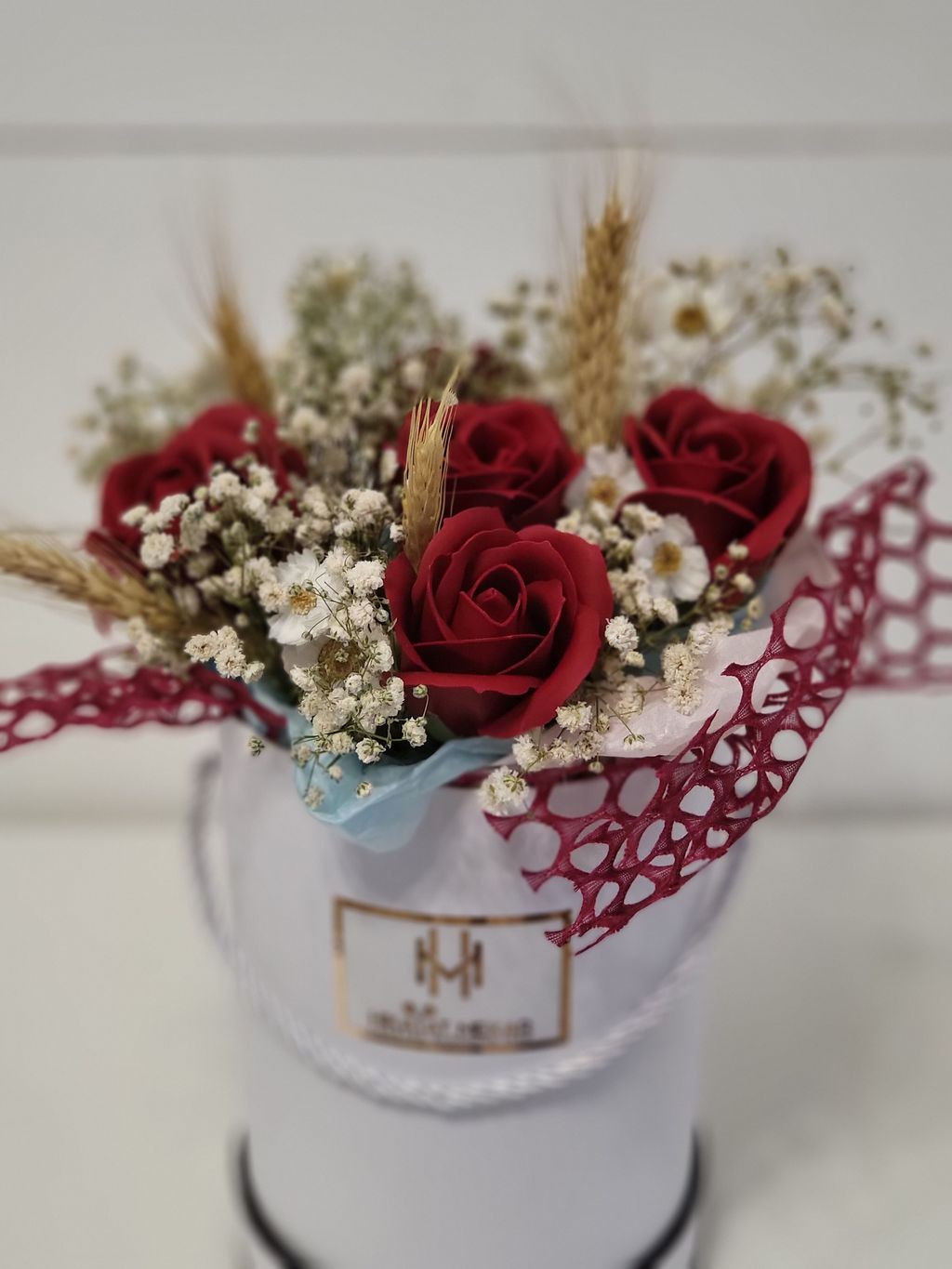 Amour Infinity Rose Hat Box Bouquets