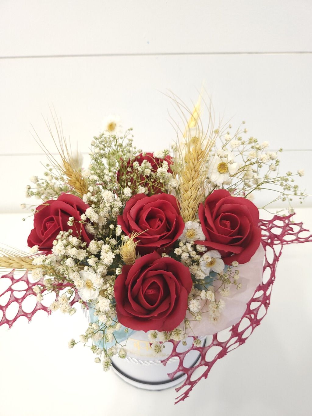 Amour Infinity Rose Hat Box Bouquets