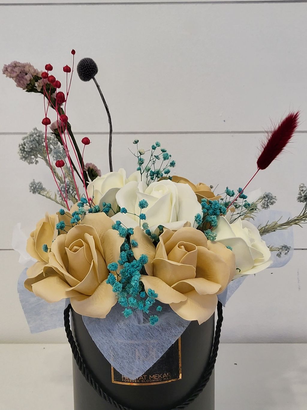 Amber Adoration With Gold And White Floral Bouquets