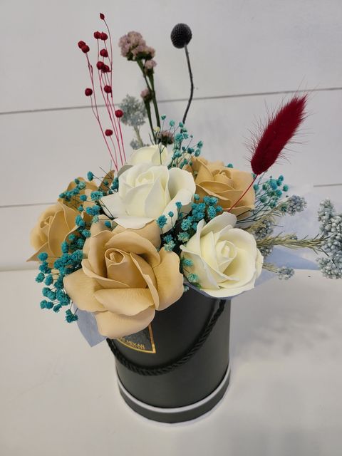 Amber Adoration With Gold And White Floral Bouquets