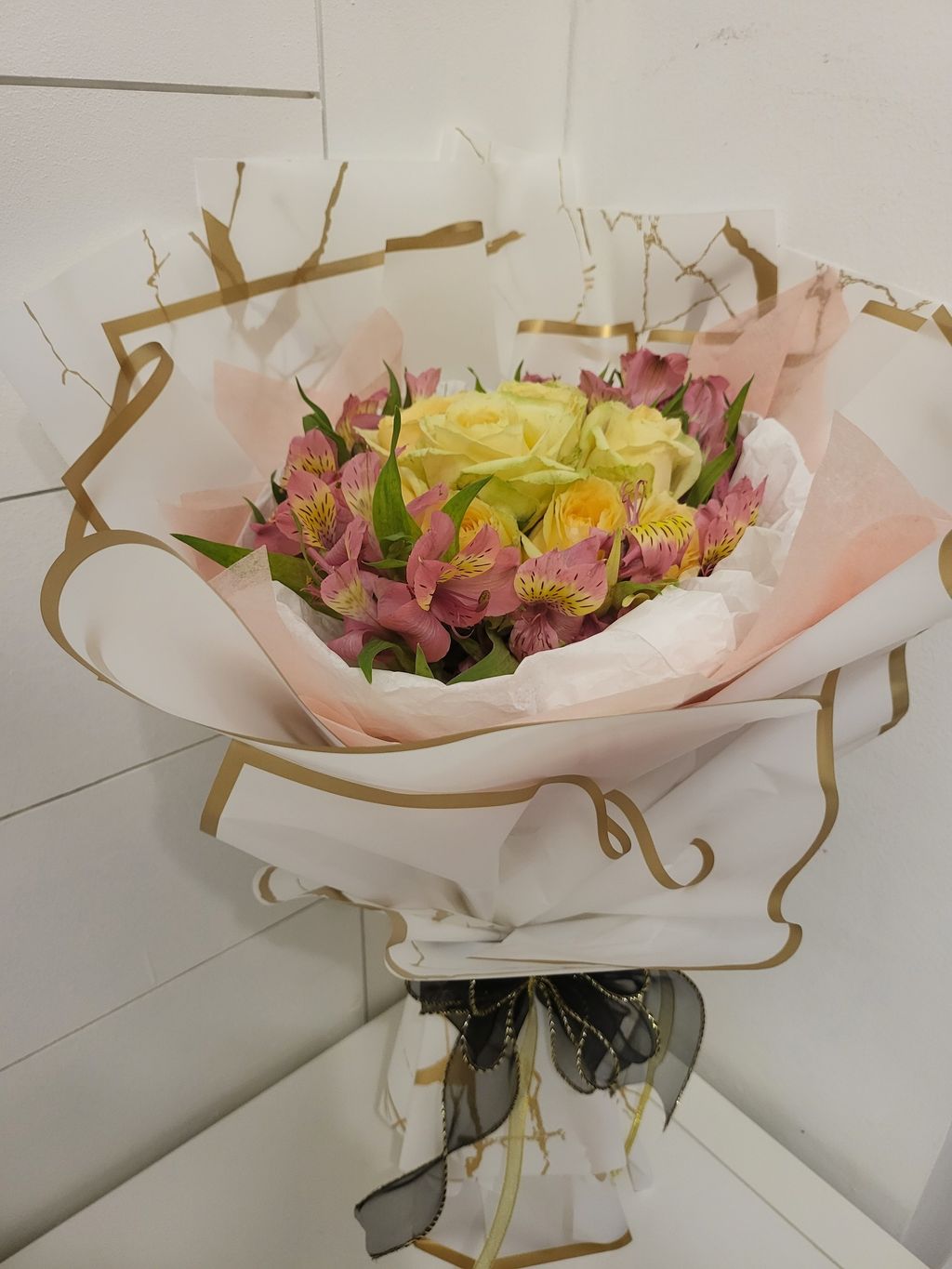 Garden Secrets Hybrid Tea Rose Bouquets