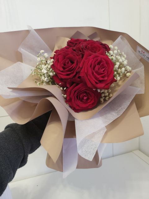 Red Roses With Baby Breath Floral Bouquets