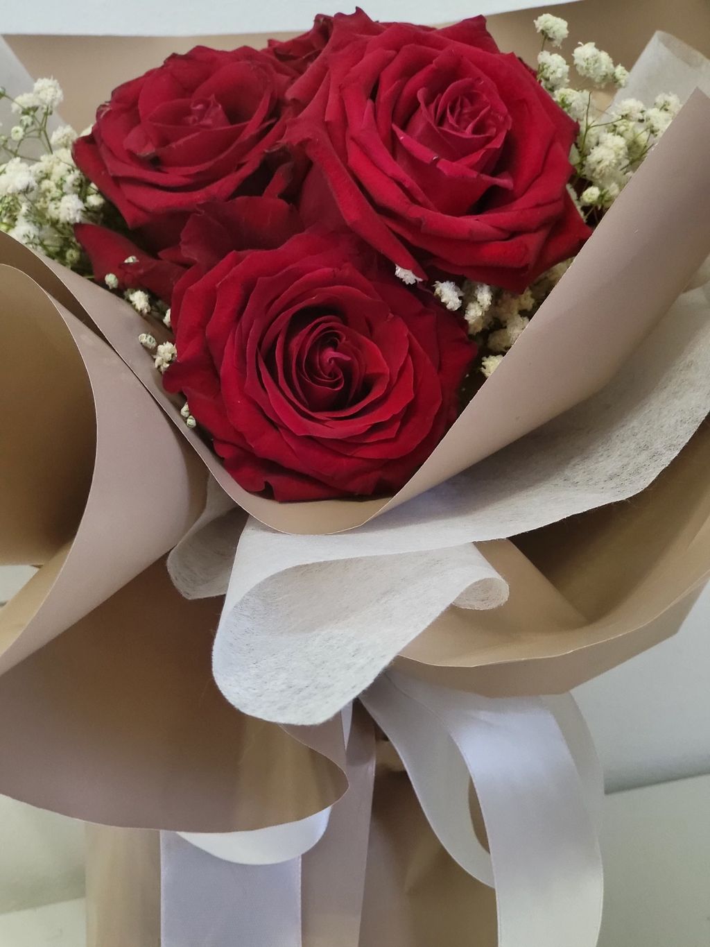 Red Roses With Baby Breath Floral Bouquets
