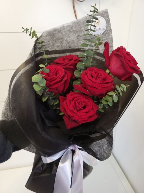 Red Romance Flower Bouquets