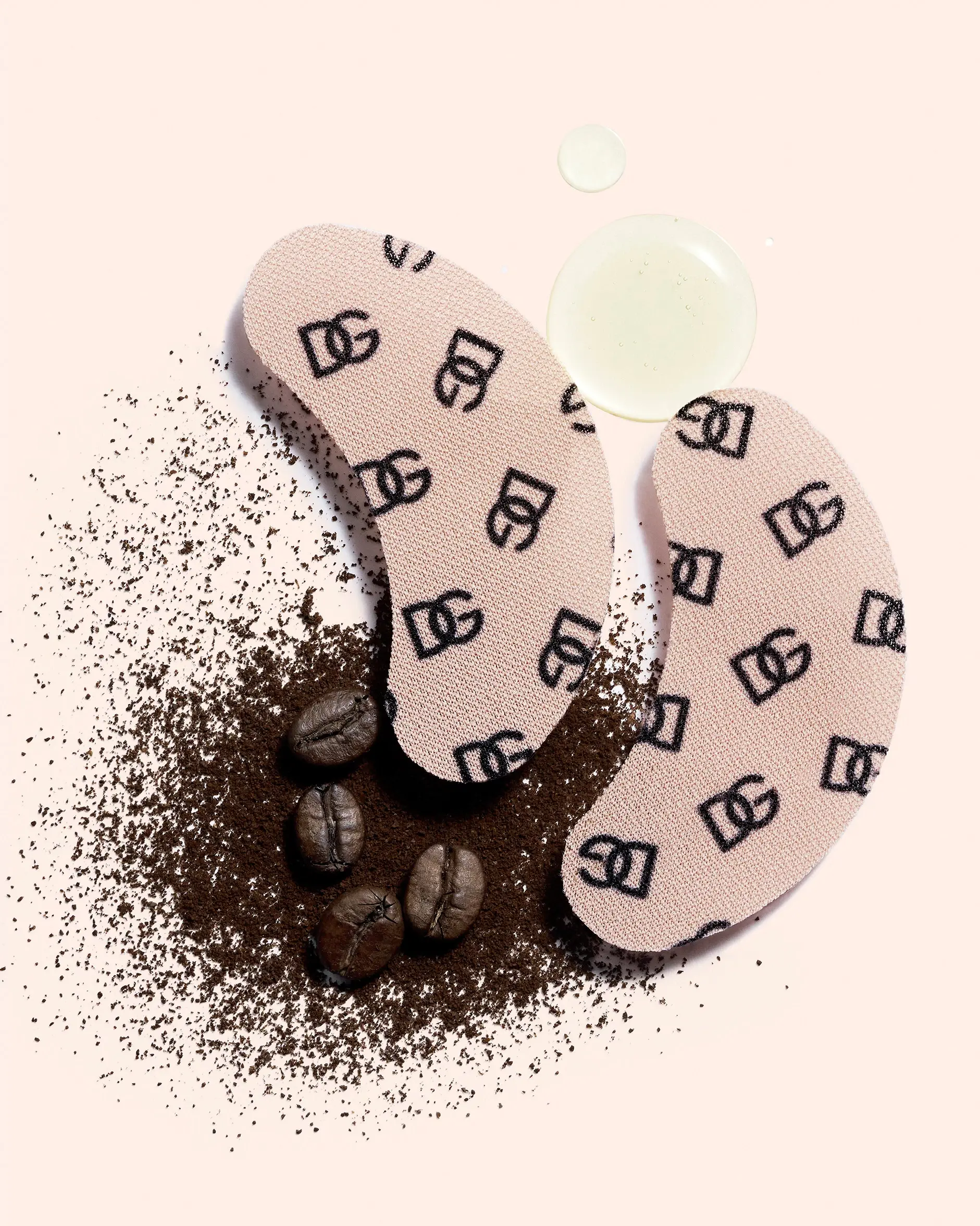 dg_mu25_no-puff-caffeine-eye-patches_8054754407938_product-w-ingredient_jpg_4x5_150dpi