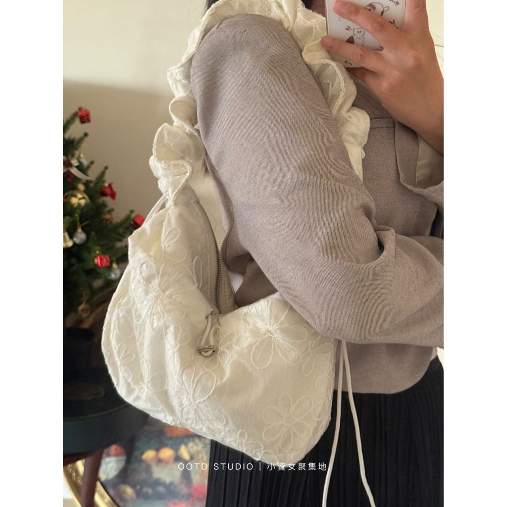 tw-11134207-820l9-mockre0s5afi6a