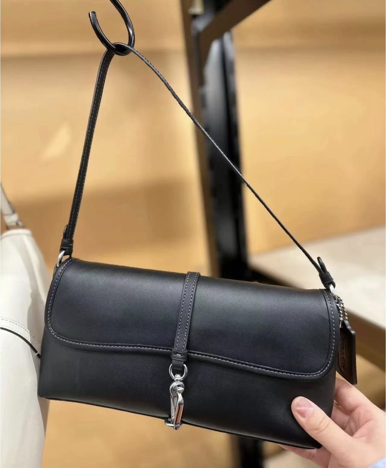 image_6910E071-5350-4F8D-82E9-F49A96590049_1764486657