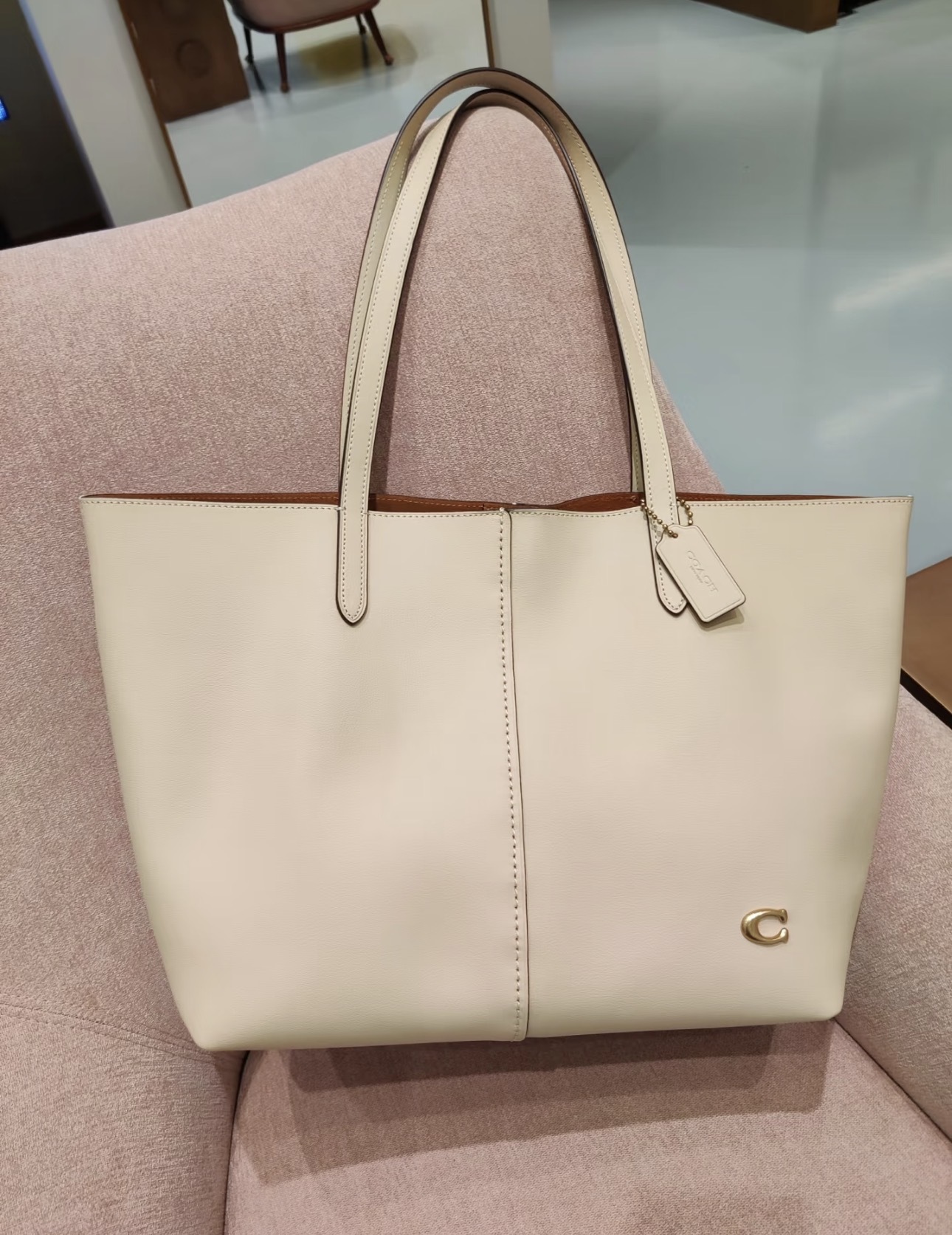 image_8C30D3A7-4C34-4E05-AF2D-459B63715B0C_1764781101