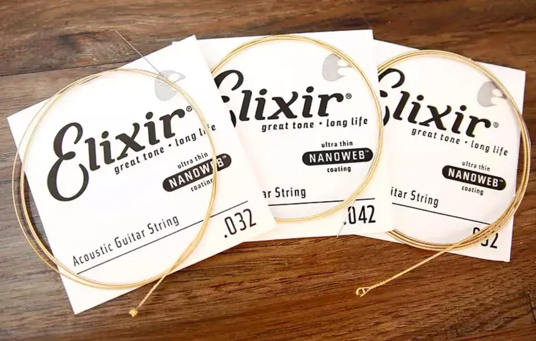 Elixir 單弦實體展示，含多種規格弦供選擇與替換