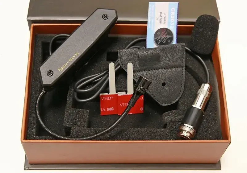 Skysonic 天音 T902 拾音器與配件收納於專用包裝盒內