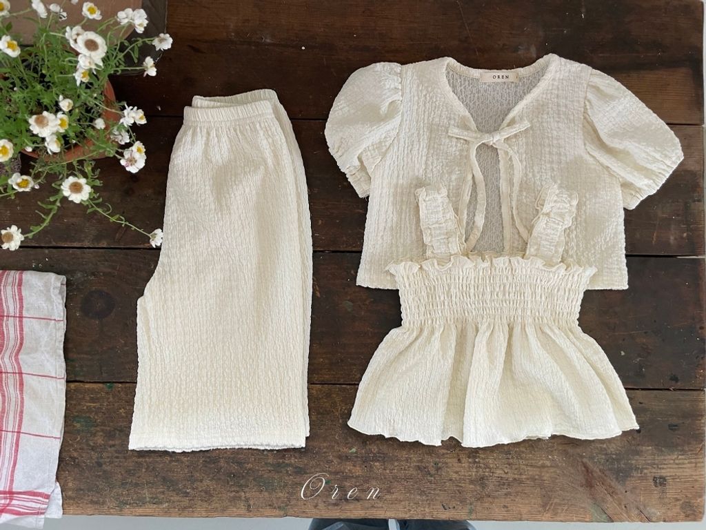 1775758000_2340814096