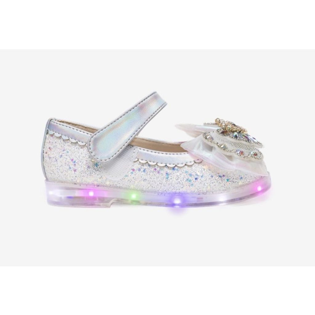 tw-11134207-7rbkc-m6u22poz0tvjbf