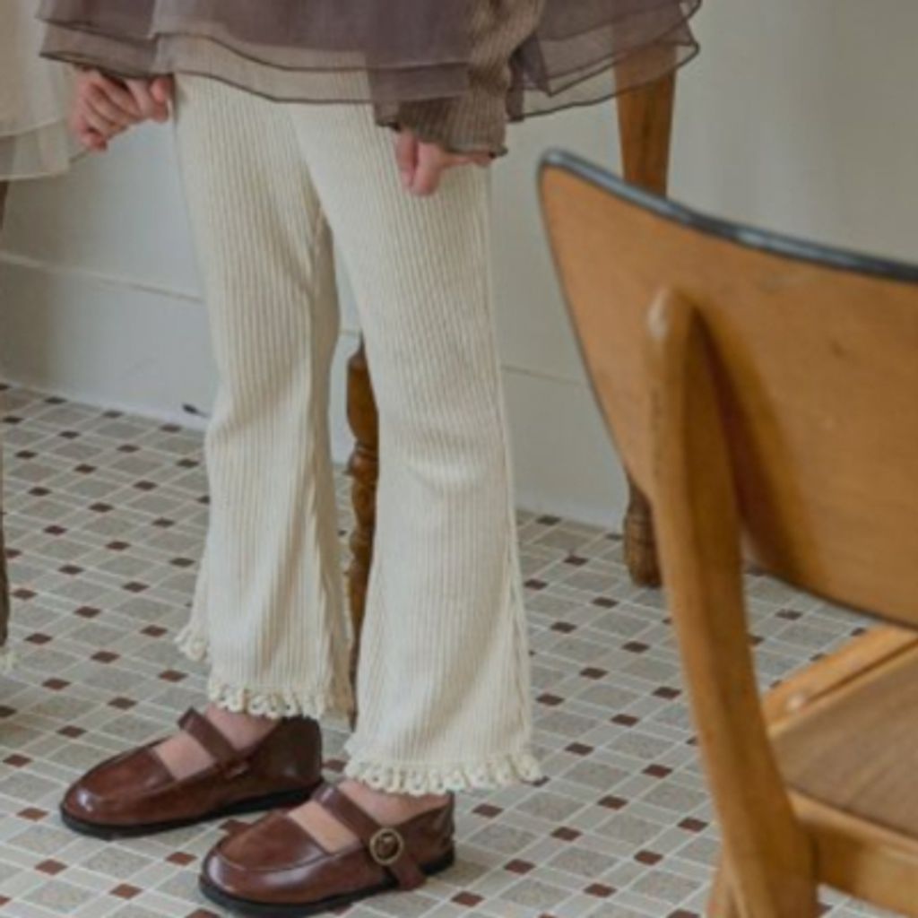 1752647700_8851875569