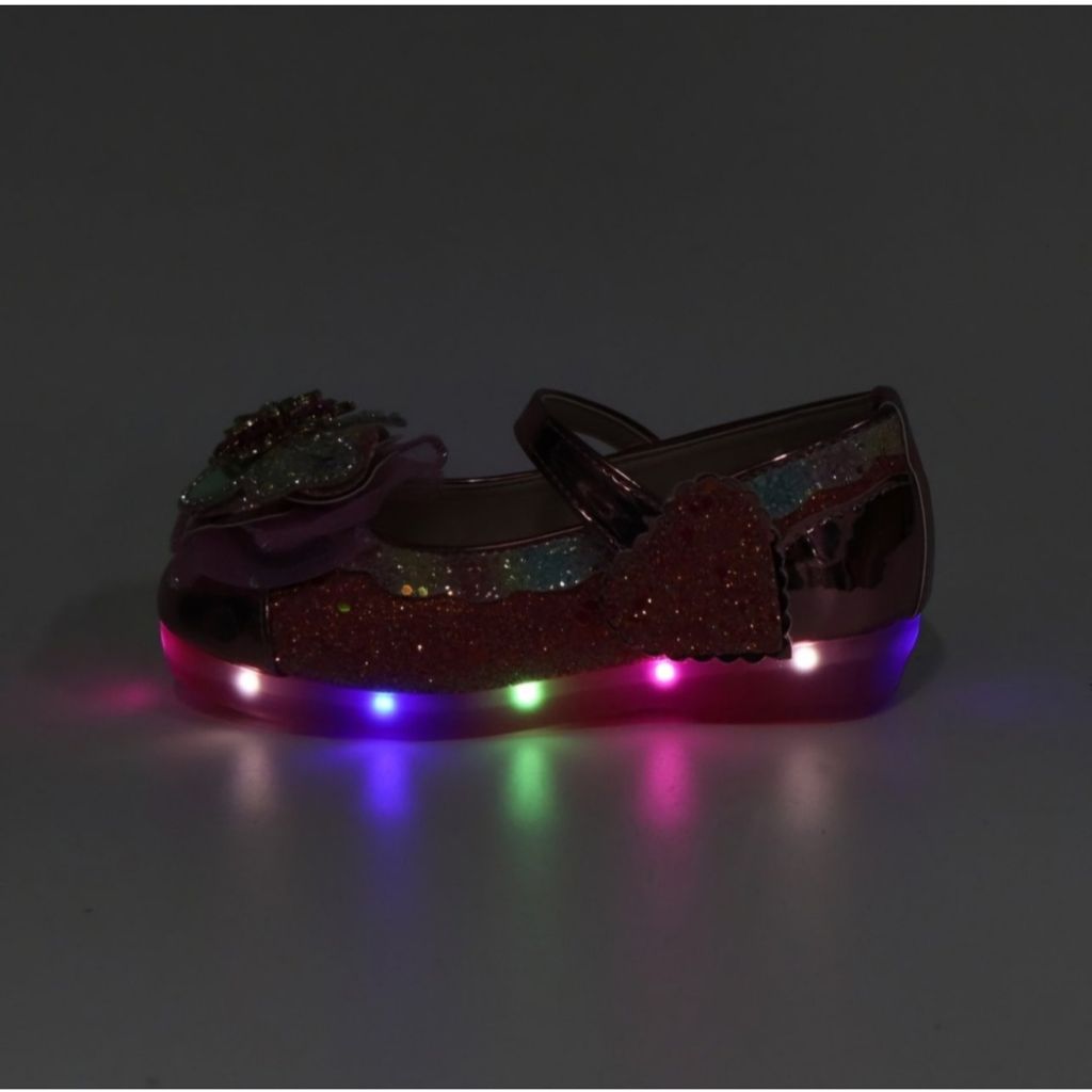 tw-11134207-81ztd-megni32u330l0f