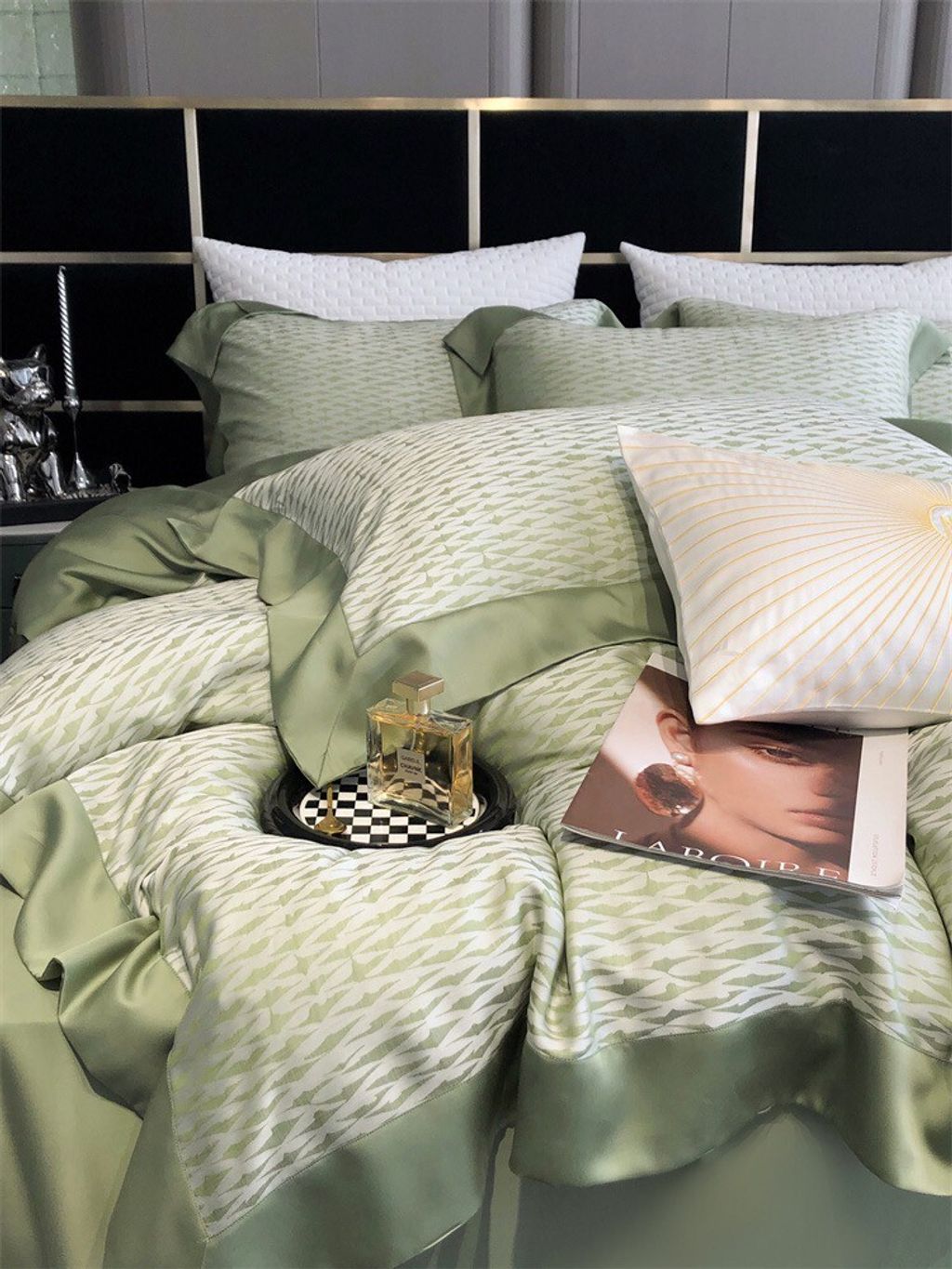 CE994F66-FBA8-4F29-A1D5-18DEF40B820E