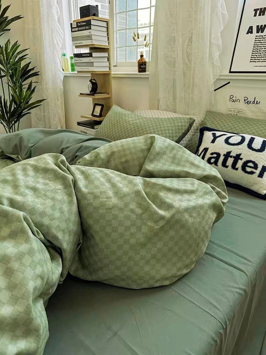 DB30A9E9-3FE9-4CF5-B3B7-B8828AAEA1FF