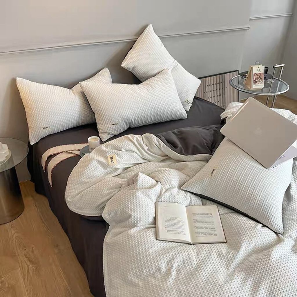 C13693CB-9DAD-417E-B481-658F6FDB4956