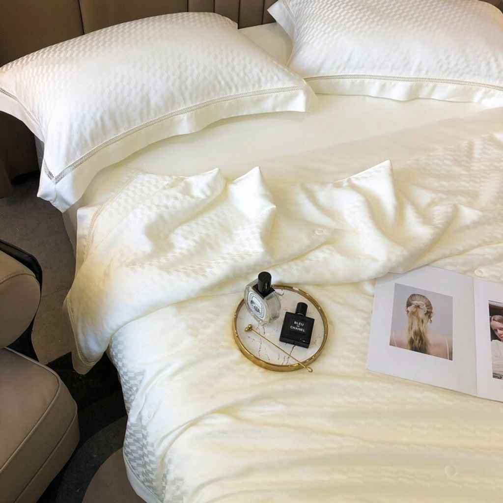 4DA01112-B165-4E50-98B5-03102B2C6C52