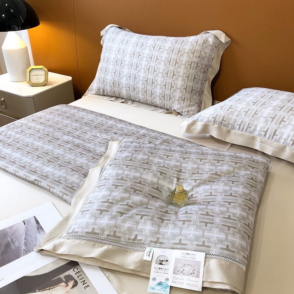 B7F0E376-E4BB-4F6C-8C2F-810D9904CBC9