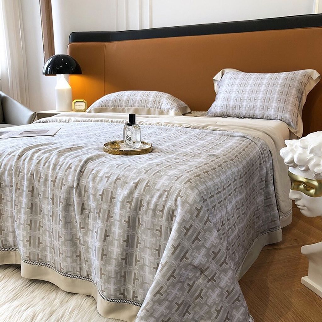 EF6E40BE-1788-45D9-8838-FBE99A809B4C