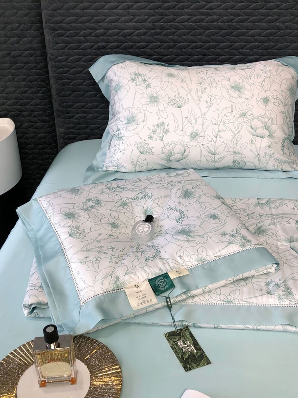 575BD56A-7C82-43E9-A3CA-E34F6E6368EF