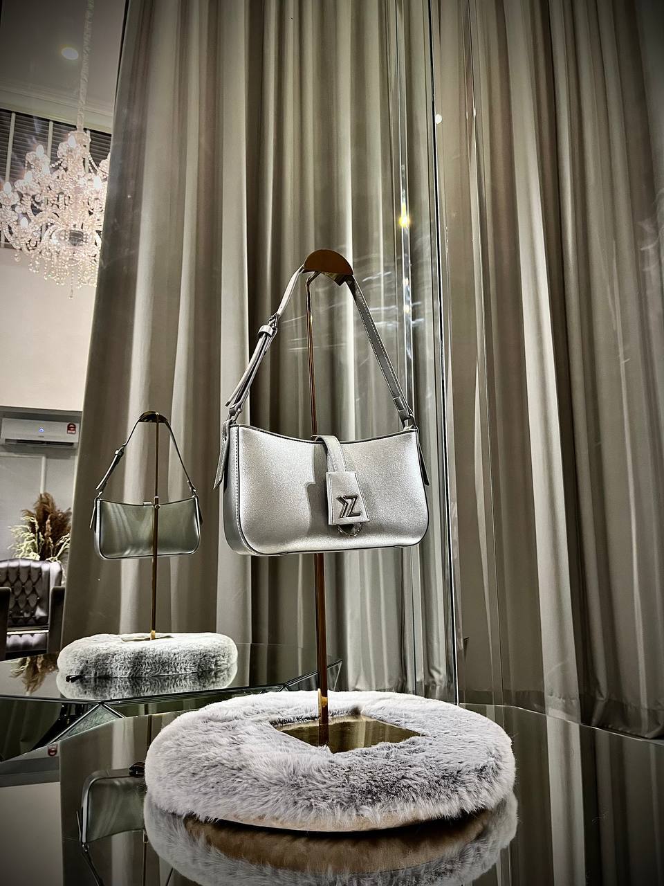 6210931522639348229 (2)