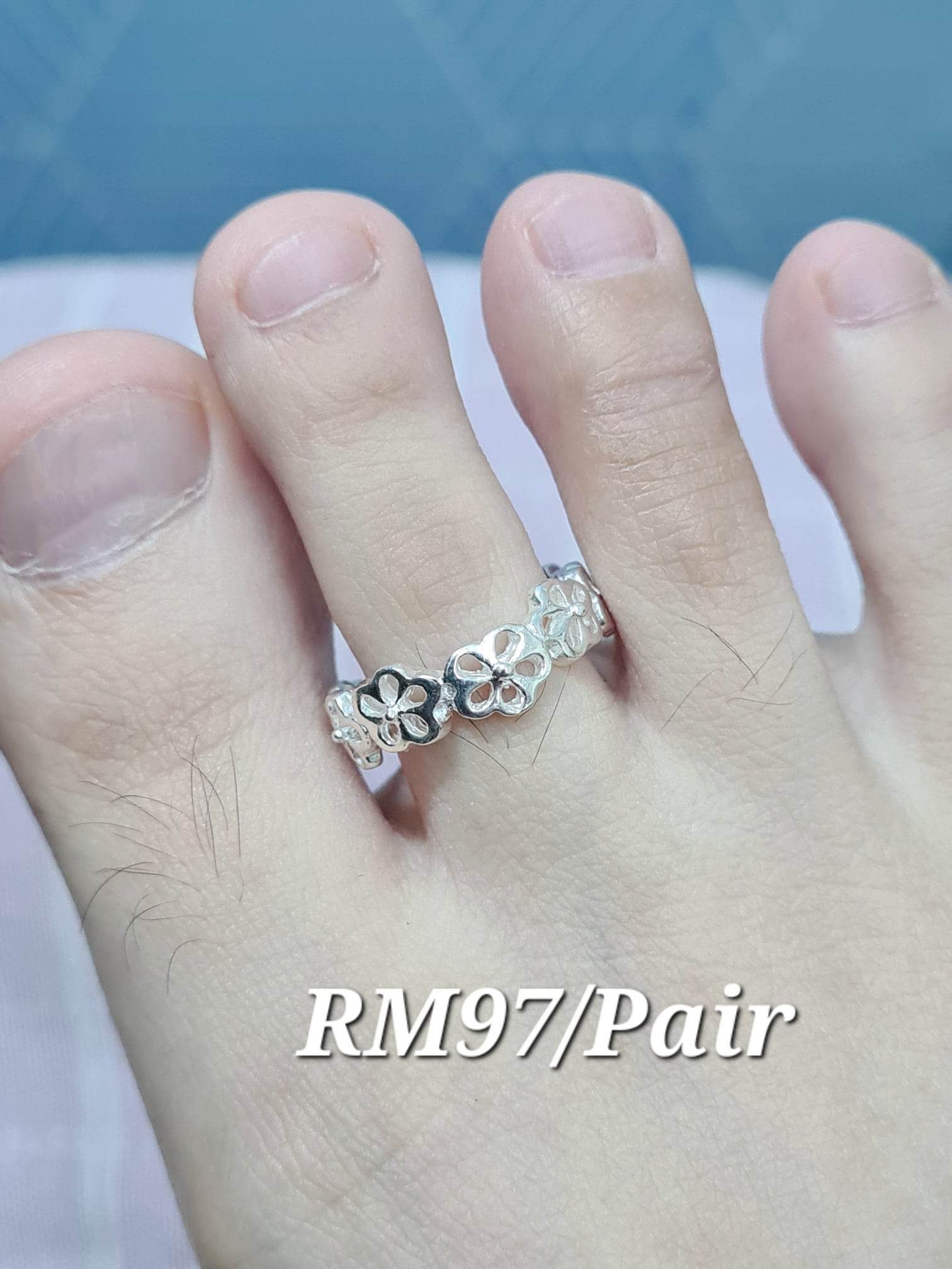 Slim Gold Oxidised Toe Rings Combo – Abdesignsjewellery | Toe rings, Women  rings, Gold anklet