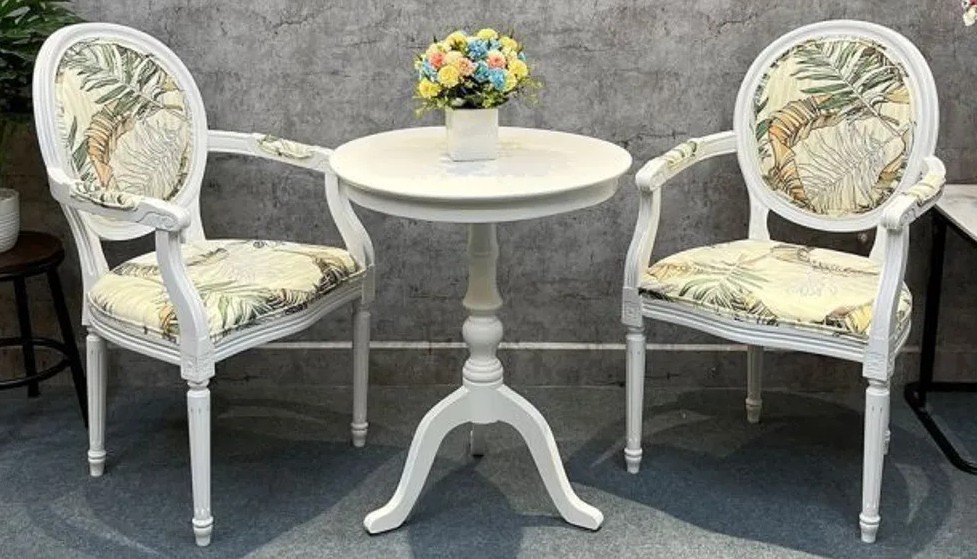 Ghế gỗ nhà hàng tạo không gian ấm cúng