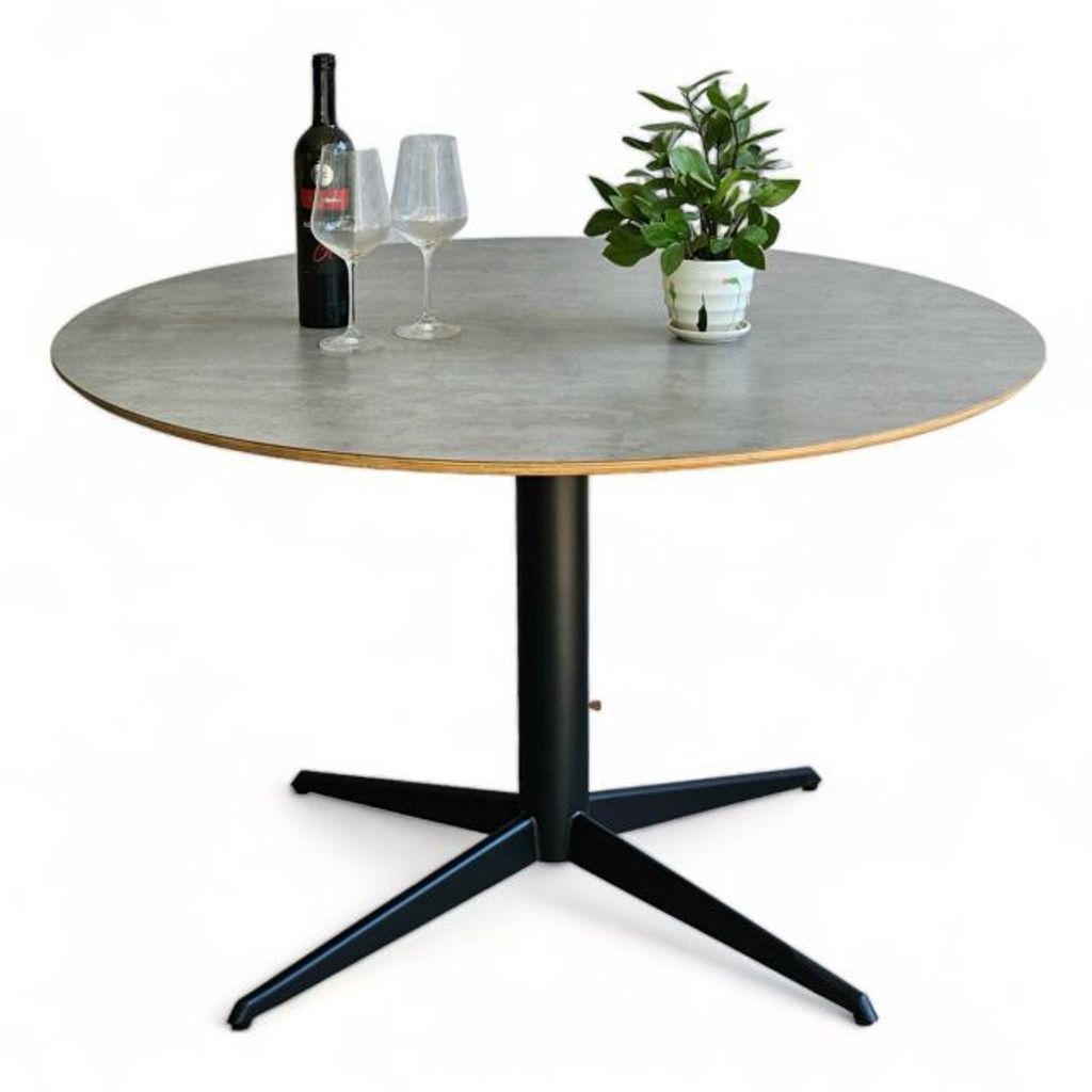 ban-an-tron-120cm-go-plywood-chan-sat-hinh-sao-1